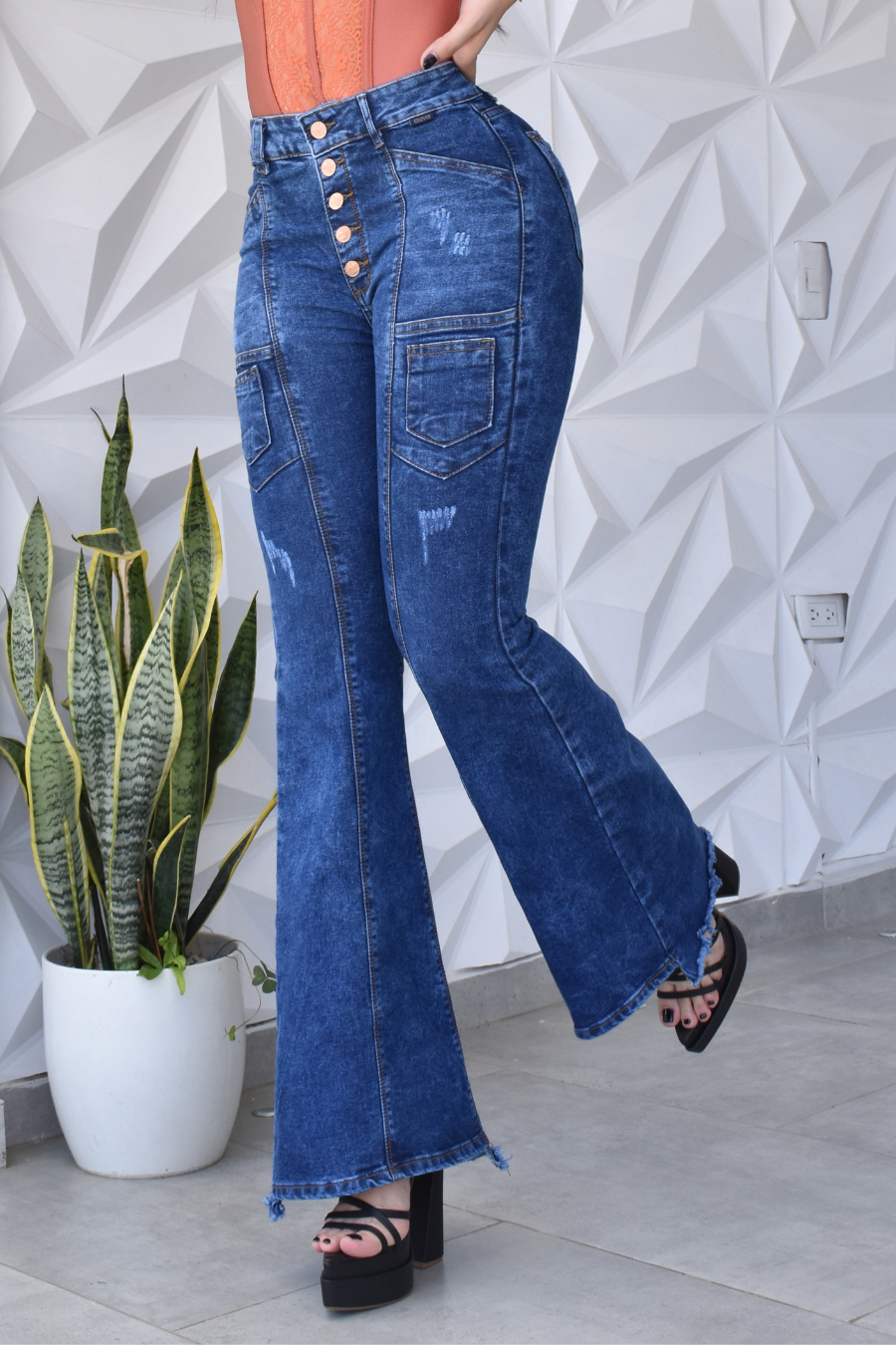 JEANS BOTA ANCHA PUSH UP REF. CV-40914